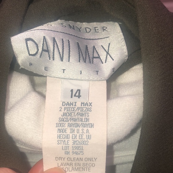 Long Green Button Down Vest - size 14 - Picture 4 of 6